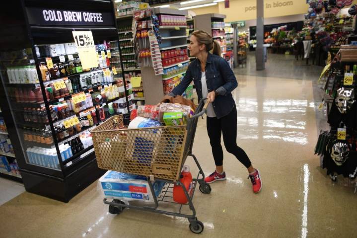 Coloradans have gloomy outlook on economy, elected leaders — and fear rise in political violence, poll finds