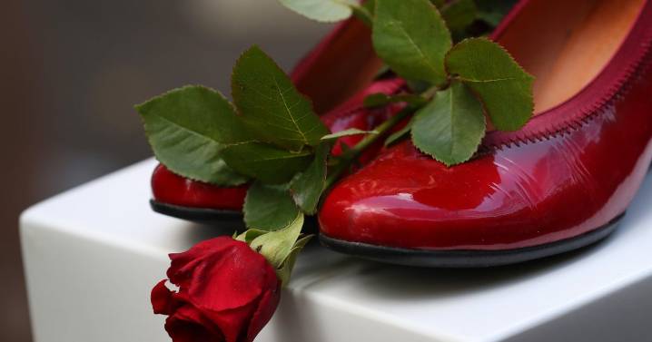 137 women and girls killed every day by partners or family, U.N. says