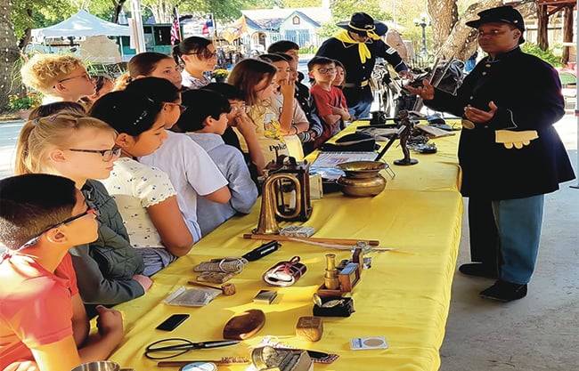 Es un éxito evento Día de la Historia Viviente