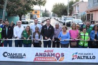 Sigue Javier Díaz rehabilitando pavimento en el poniente de Saltillo