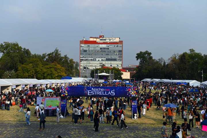 Rompe récord noche de las estrellas en CU
