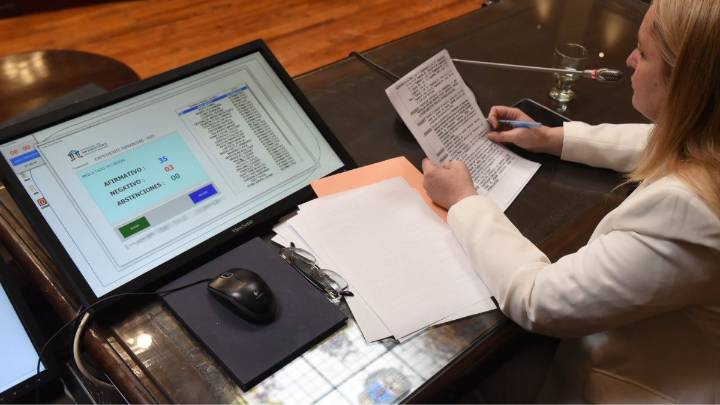 La oposición puso reparos pero acompañó el Presupuesto 2026, que ya es ley