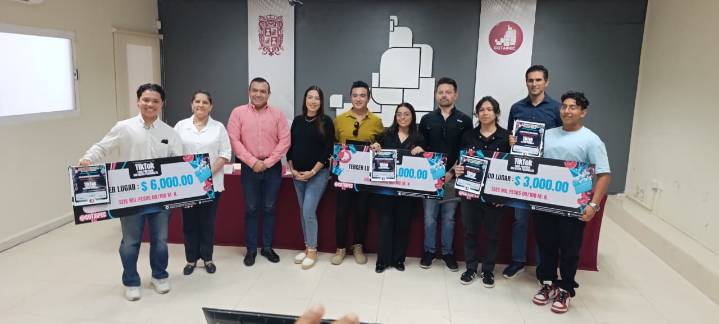 Ganadores de concurso juvenil