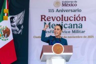 Sheinbaum encabeza desfile por el 115° aniversario de la Revolución y responde a críticas de la oposición