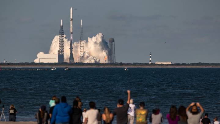 Blue Origin launches Mars probes in NASA debut