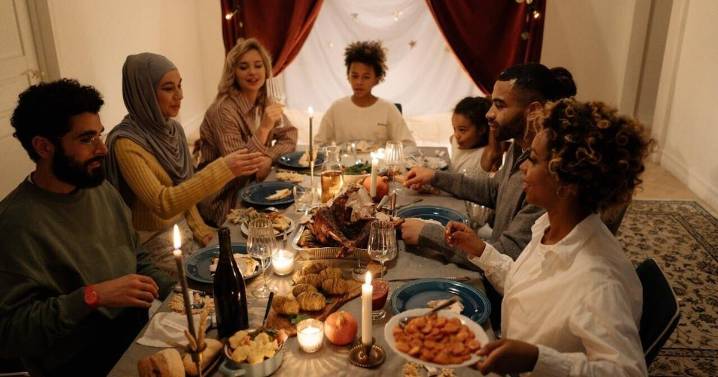 Politics, finances top list of off-limits topics at holiday tables