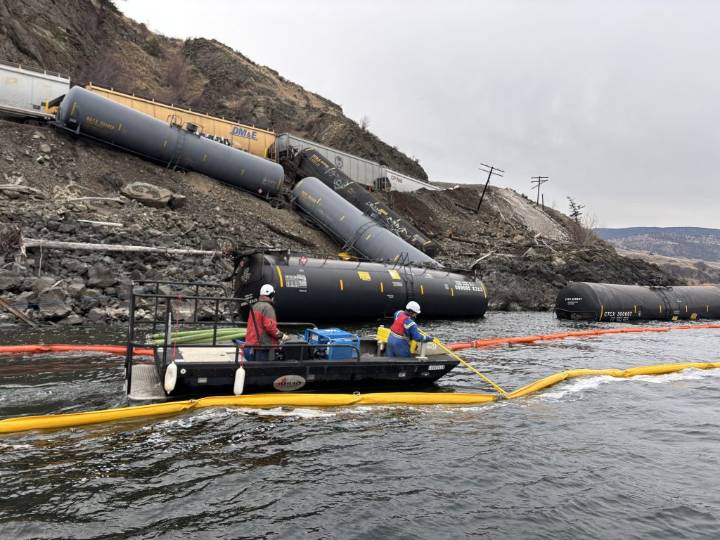 Fuel spill estimate jumps to over 80,000 litres after Kamloops train derailment