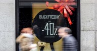 Zara, El Corte Inglés, Mango...: Cuándo y a qué hora empiezan los descuentos del Black Friday 2025