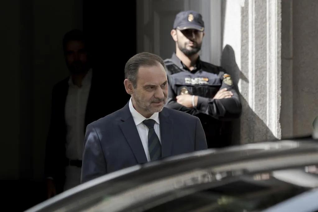 El Supremo cita a Ábalos y Koldo el 27 de noviembre para revisar si les envía a prisión como piden las acusaciones