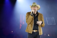 Country music star said when he flatlined he saw a bright light and Toby Keith