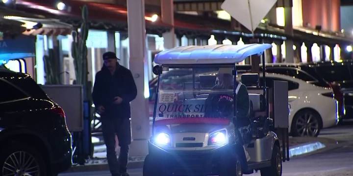 Golf-cart drivers in Old Town Scottsdale brace for busy Thanksgiving Eve