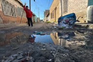 Aguas negras inundan calles de la colonia Chaveña