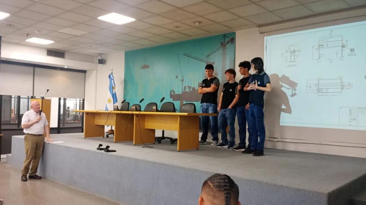 Estudiantes presentan diseño que optimiza la fabricación de ejes de motores