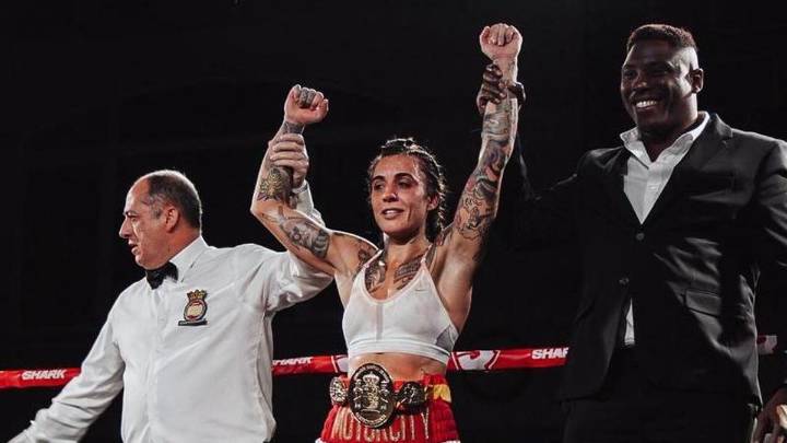 Farah El Bousairi retiene el cinturón de campeona de España