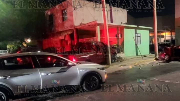 Joven ebrio invade paso, choca tres autos y provoca aparatoso accidente en la colonia Palacios