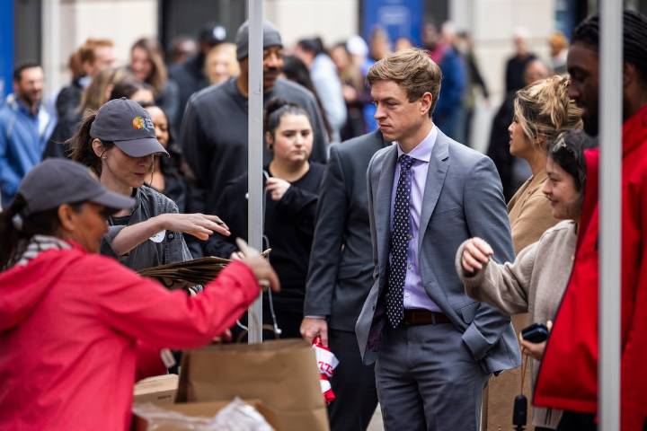 El cierre del Gobierno de EE UU cumple un mes con 42 millones de personas en riesgo de padecer hambre