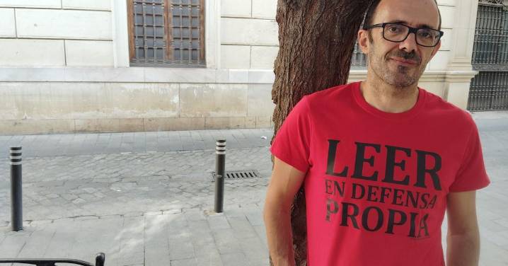 Isaac Rosa: "Dormir puede ser más íntimo que el sexo"