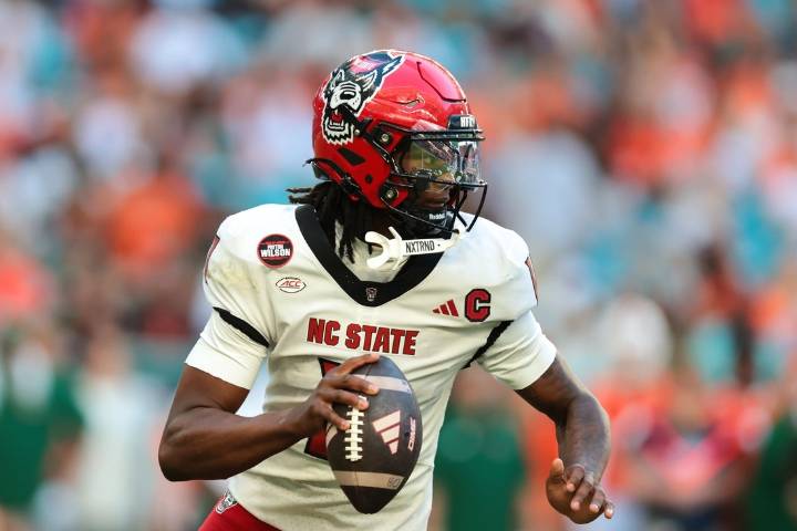 Deadspin | Florida State, NC State battle for bowl eligibility