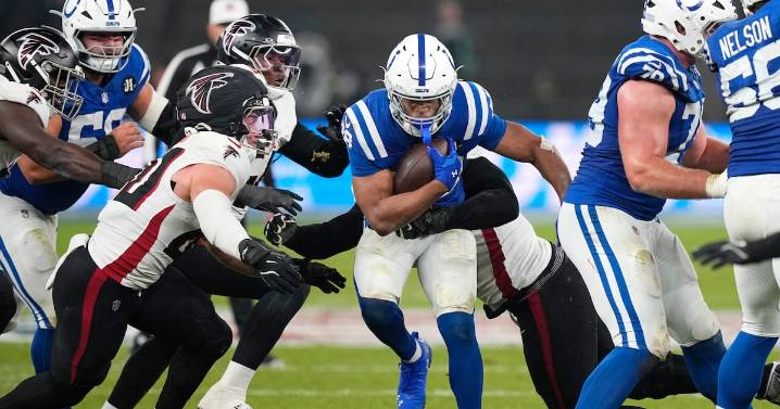 Falcons’ bracing for heavy dose of running from Panthers’ Dowdle, Hubbard