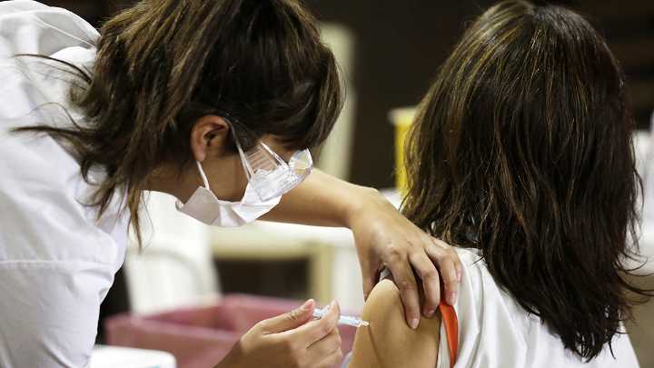 Repudio generalizado a una jornada antivacunas convocada en el Congreso