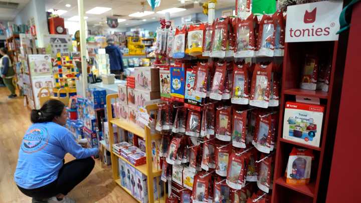 Oklahoma business owners navigate tariffs, competition for holiday sales