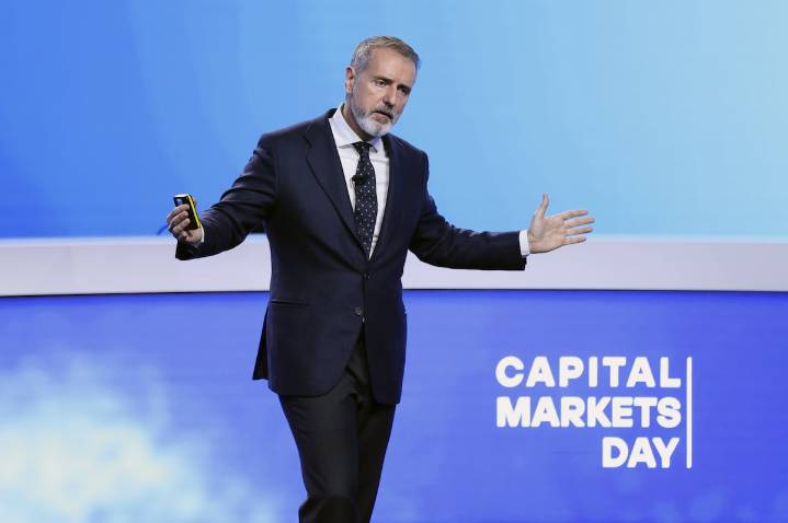 Telefónica prolonga la agonía en Bolsa presa de la volatilidad