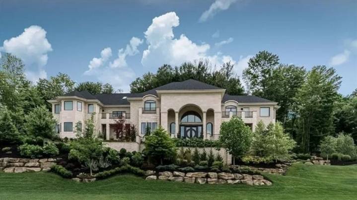 Symphony Splendor Holiday House Tour Heads North for the First Time