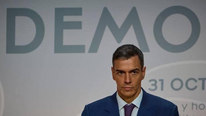 Moncloa juega con las elecciones andaluzas