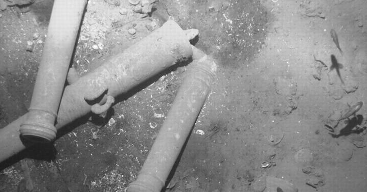 Colombia recovers first treasures from 300-year-old ‘holy grail of shipwrecks’