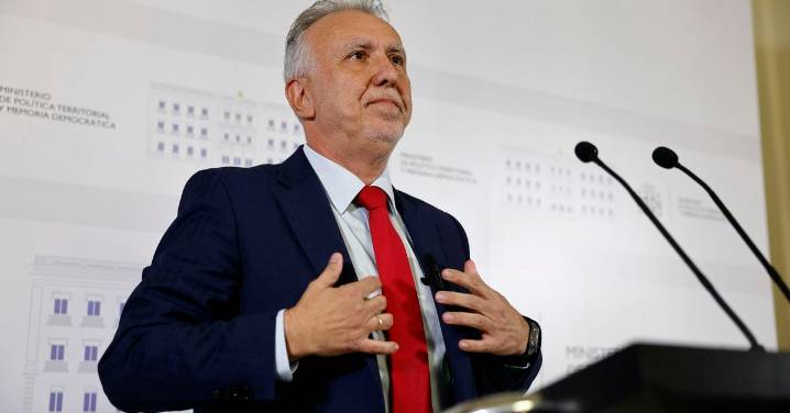 Torres defiende que el informe de la UCO no refleja "ni comisiones, ni mordidas, ni pisos ni mujeres explotadas"