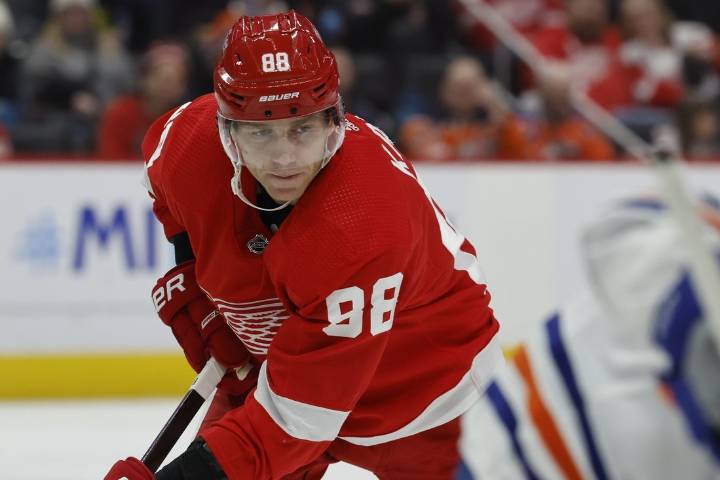 Deadspin | Red Wings F Patrick Kane (upper body) returns to practice