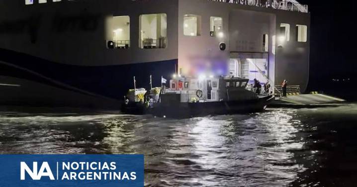 Rescatan a 267 personas tras naufragio de un trasbordador en Corea del Sur