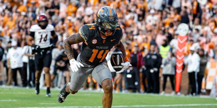 Tennessee moves up in AP Poll after win against New Mexico State