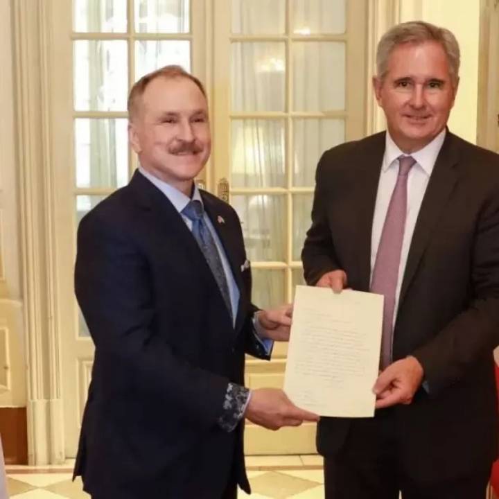 Peter Lamelas asume como embajador de EE.UU. en Argentina: alineación ideológica y entreguismo político