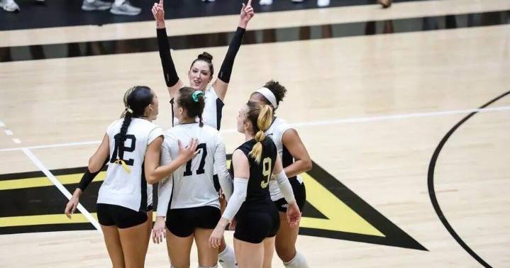 Hornet Volleyball Ends Final Road Trip of Regular Season with Two Wins