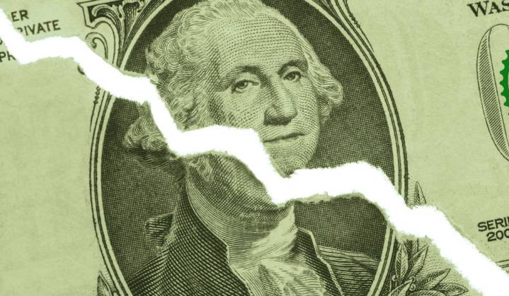 Dólar cierra en su nivel más bajo en tres años en Colombia