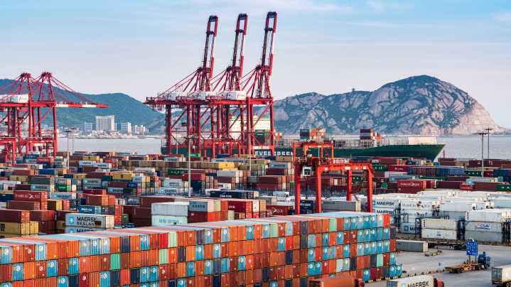 China y EE.UU. rebajan los aranceles y suspenden por un año sus tasas portuarias mutuas desde este lunes