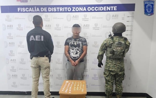 Detienen a presunto distribuidor de drogas en centro de Cuauhtémoc