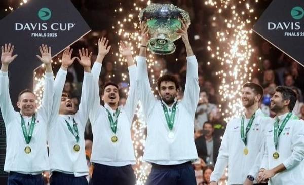 Italia conquistó la Copa Davis por tercera vez consecutiva tras vencer a España
