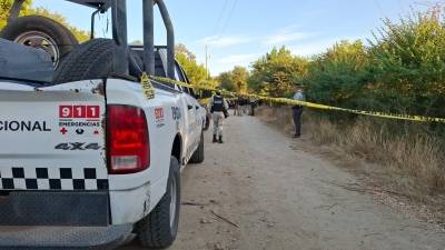 Asesinan a un hombre joven a unos metros de la autopista Benito Juárez en San Pedro, Navolato