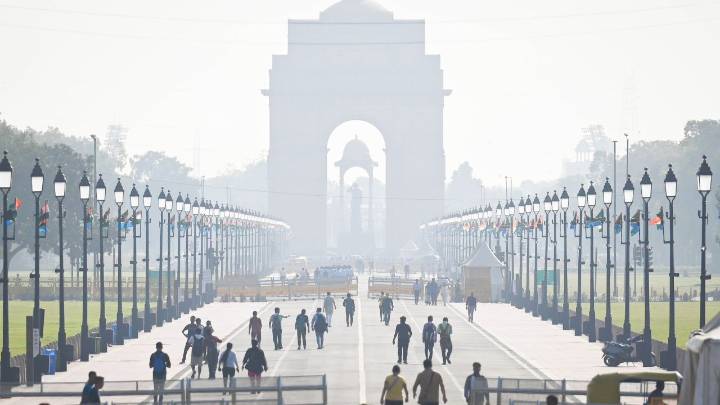 Delhi Pollution: Air in ‘severe’ category as AQI crosses 400 in most areas