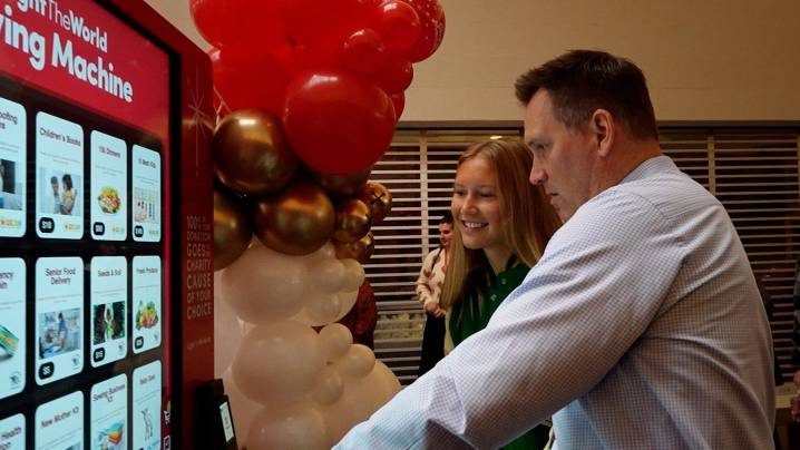 Giving machine returns to Valley River Center