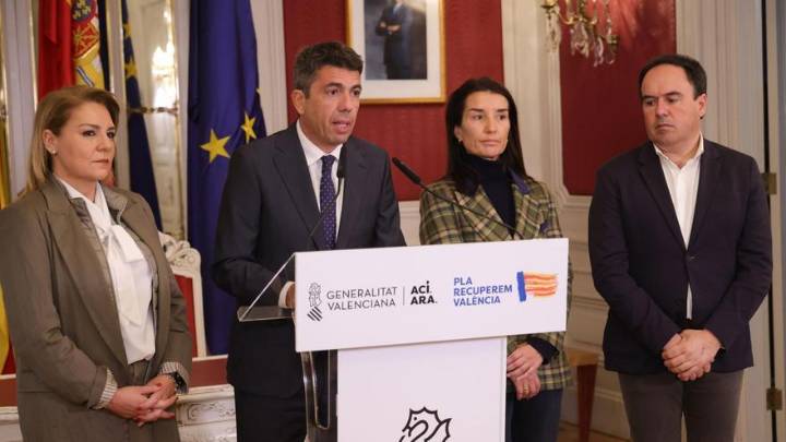 El PP intenta evitar la escenificación del acuerdo con Vox para investir a Llorca