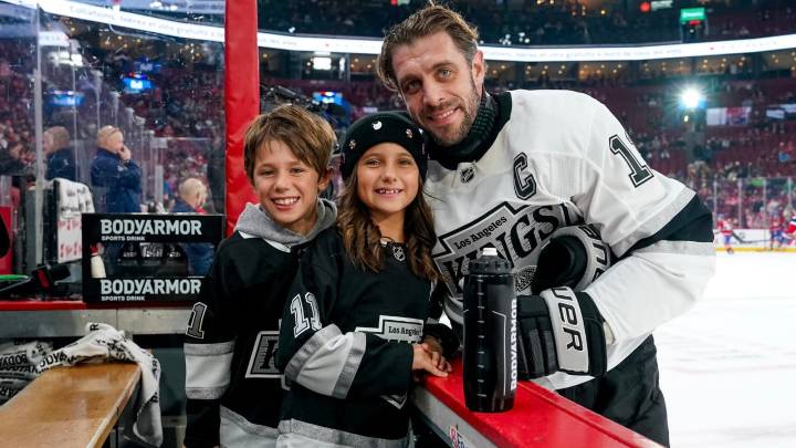 Kopitar’s kids cheer on Kings forward during last visit to Montreal