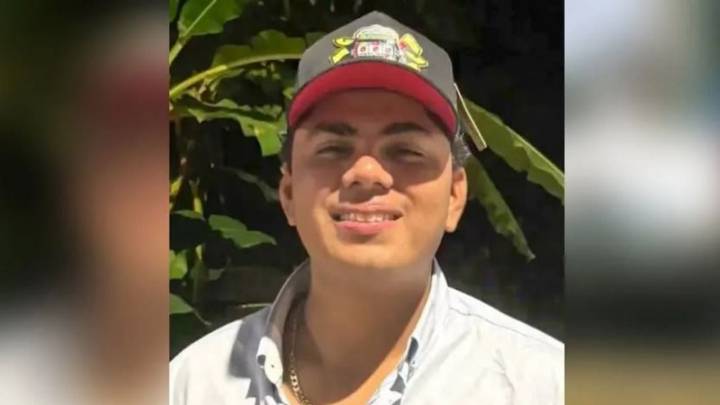 Detienen a cuatro policías tras asesinato de joven en Tabasco; padre exige investigación exhaustiva