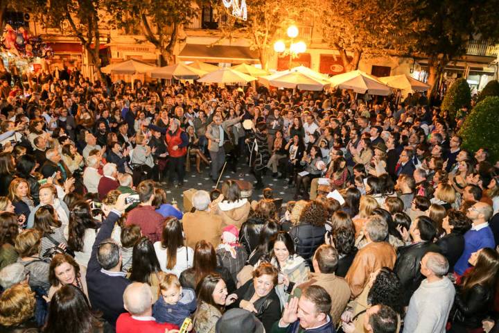 El Ayuntamiento regula la celebración de las zambombas en Cádiz con un bando municipal