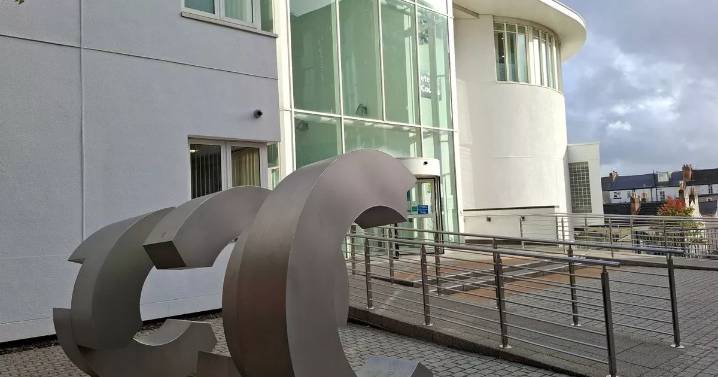 Torquay boyfriend's grim 'drowning' threat to terrified partner