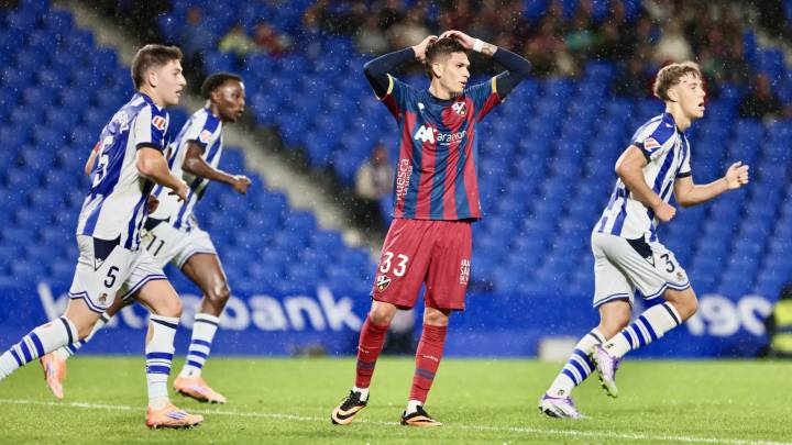 La Real Sociedad B saca a relucir las carencias de un Huesca cada vez más preocupante (2