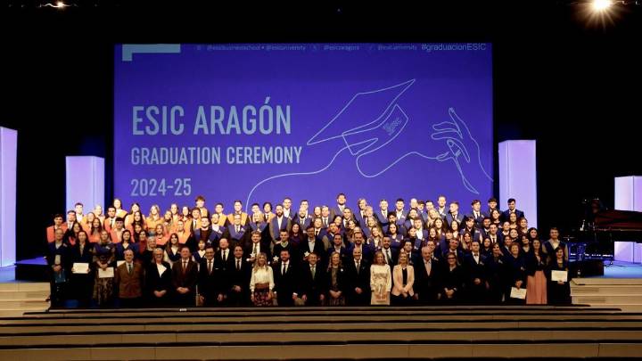 ESIC Aragón celebra la graduación de 115 alumnos y la entrega de los Premios Aster ante más de 700 asistentes en el Palacio de Congresos
