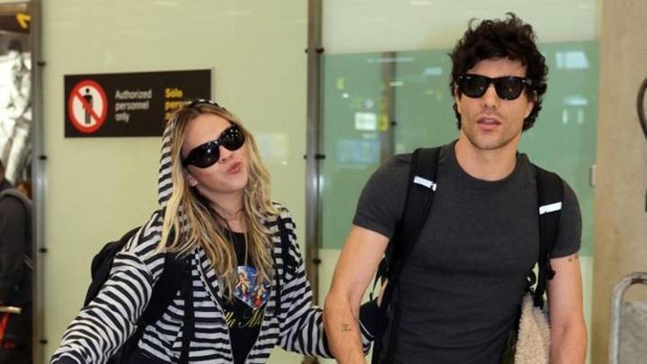 Yenesi, actriz asturiana y ex concursante de "Tu cara me suena": "Javi Calvo está conmigo, los rumores son ciertos; le he hecho cruzar de acera”